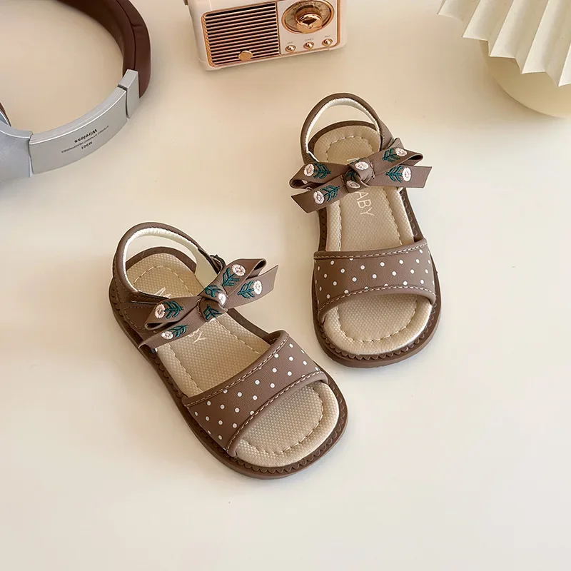Children Sandals for Girls 2025 Summer New Fashion Korean Style Soft Anti-slippery Versatile Chic Baby Sweet Bowtie Beach Shoes
Children Sandals for Girls 2025 Summer New Fashion Korean Style Soft Anti-slippery Versatile Chic Baby Sweet Bowtie Beach Shoes