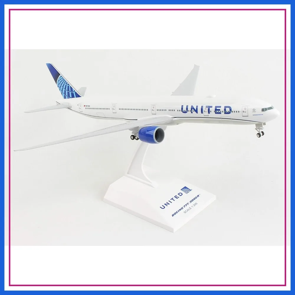1/200 United Airlines Boeing 777-300ER 2019 Blue Livery Snap-Fit Model with Display Stand
1/200 United Airlines Boeing 777-300ER 2019 Blue Livery Snap-Fit Model with Display Stand