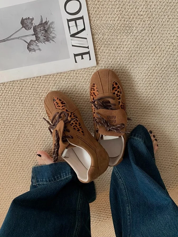 Leather Version round Head Retro Increased Height Deqin oes Women Casual Sports Leopard Print Flip Cover Design Sense Agan ...
Leather Version round Head Retro Increased Height Deqin oes Women Casual Sports Leopard Print Flip Cover Design Sense Agan ...