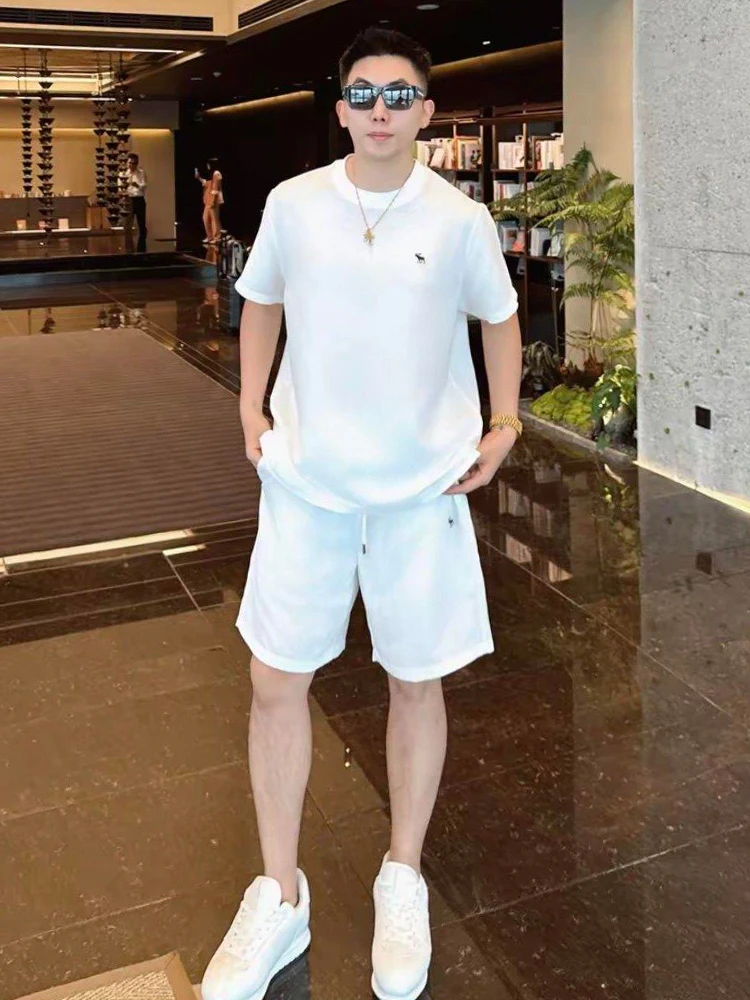 Fashionable Pure Color Breathable Lightweight Cotton Linen Short Sleeve Shorts Set Men's Summer Casual Wear T-Shirt Shorts Set
Fashionable Pure Color Breathable Lightweight Cotton Linen Short Sleeve Shorts Set Men's Summer Casual Wear T-Shirt Shorts Set
