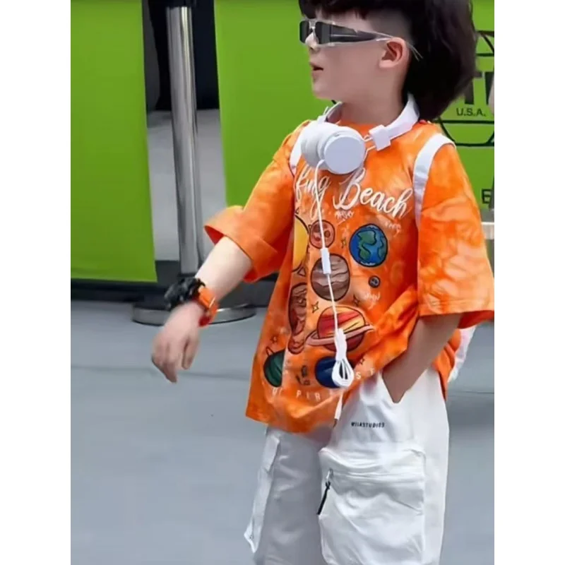 New Cartoon Printed Orange Short Sleeved T-shirt White Overalls Shorts 2pcs Set Summer Children's Costume Fashion Boys Clothing
New Cartoon Printed Orange Short Sleeved T-shirt White Overalls Shorts 2pcs Set Summer Children's Costume Fashion Boys Clothing