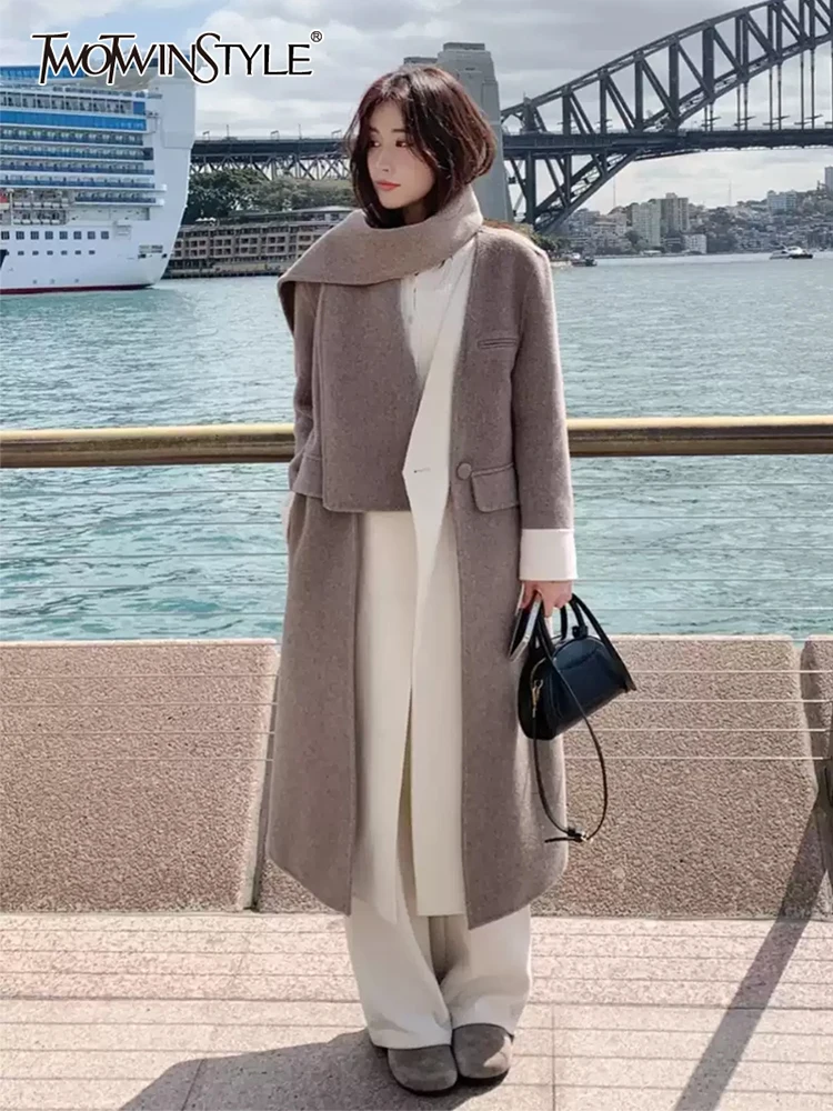 TWOTWINSTYLE Hit Color Patchwork Pockets Chic Coats For Women V Neck Long Sleeve Spliced Button Slimming Coat Female New Fashion
TWOTWINSTYLE Hit Color Patchwork Pockets Chic Coats For Women V Neck Long Sleeve Spliced Button Slimming Coat Female New Fashion