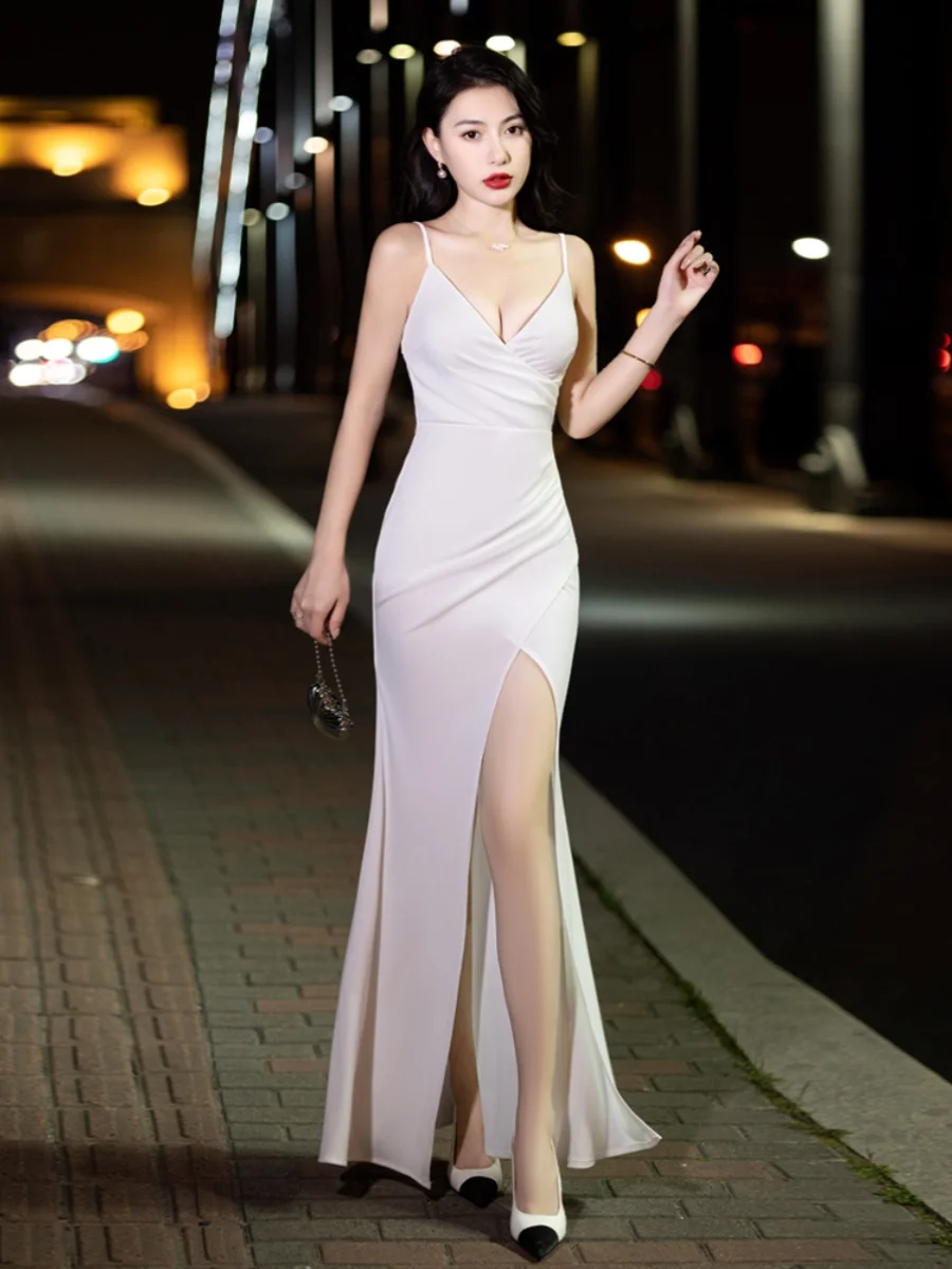 Bla Sexy Deep V Ne Strap Women's Dr New Long Evening Gown Low Chest Waist Inward Par Dr for Wedding And Banquet
Bla Sexy Deep V Ne Strap Women's Dr New Long Evening Gown Low Chest Waist Inward Par Dr for Wedding And Banquet
