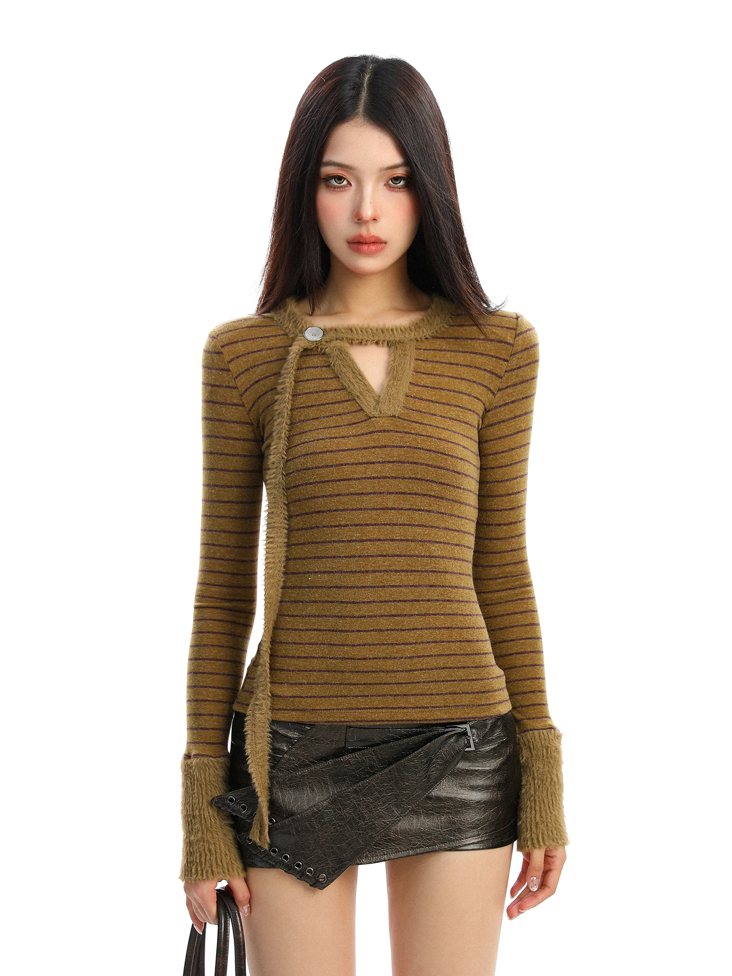 Корейская полосатая футболка с длинным рукавом для женщин, облегающая, модная, дышащая, с V-образным вырезом, базовый слой, внутренняя одежда, топ
Корейская полосатая футболка с длинным рукавом для женщин, облегающая, модная, дышащая, с V-образным вырезом, базовый слой, внутренняя одежда, топ