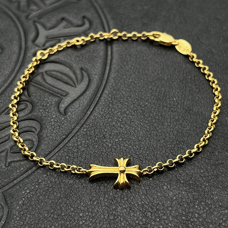 S925 sterling silver punk hip-hop cross bracelet thin chain European and American men and women's jewelry niche high sense
S925 sterling silver punk hip-hop cross bracelet thin chain European and American men and women's jewelry niche high sense