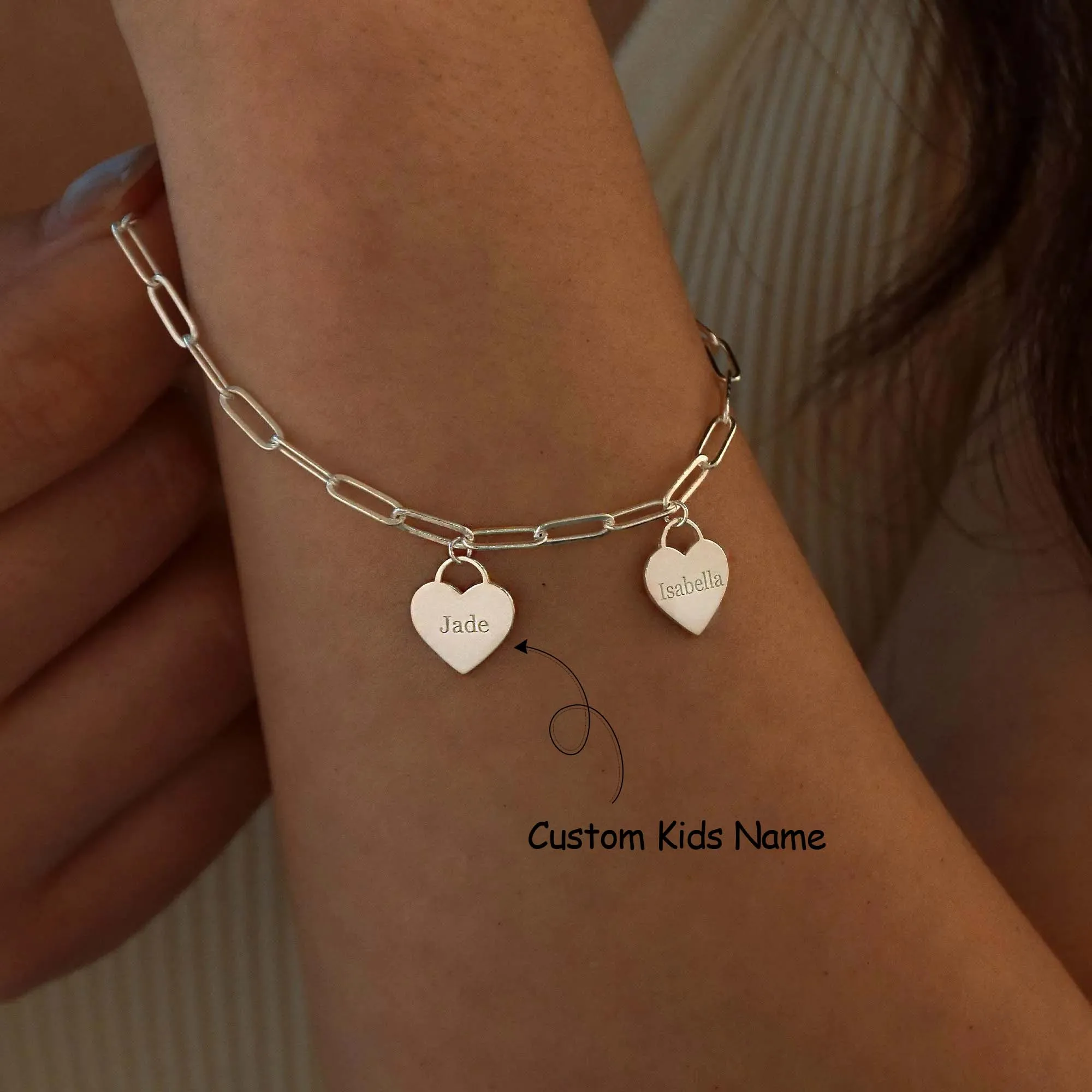 Mom Bracelet with Kids Names, Custom Name Bracelet with Paperclip Chain,Engraved Heart Charm Jewelry,Birthday Gift for Festival
Mom Bracelet with Kids Names, Custom Name Bracelet with Paperclip Chain,Engraved Heart Charm Jewelry,Birthday Gift for Festival