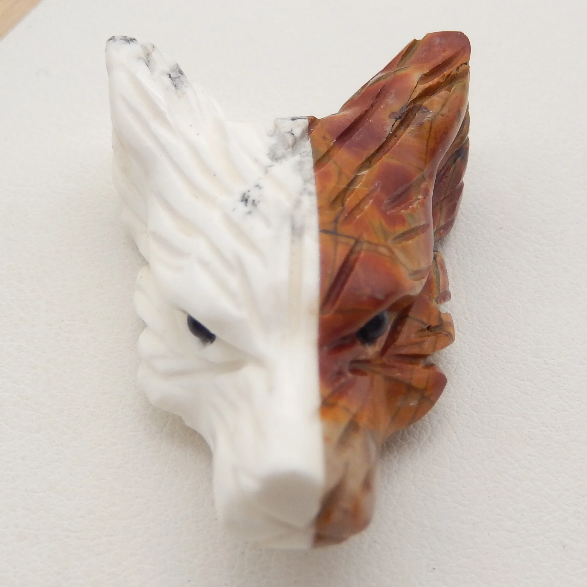 Natural Fashion Carved Howlite and Multi-Color Picasso jasper intarsia wolf head Pendant Bead
Natural Fashion Carved Howlite and Multi-Color Picasso jasper intarsia wolf head Pendant Bead