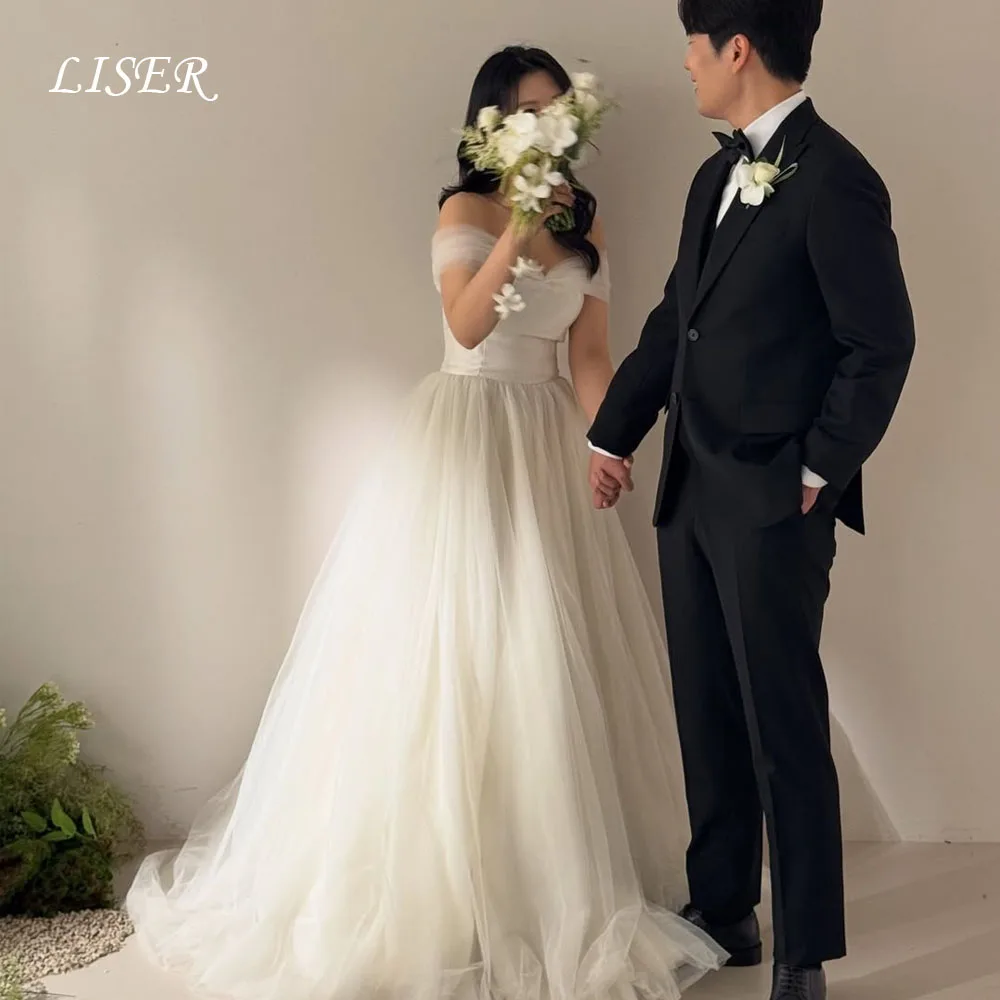 Liser Off Shoulder A-Line Simple Korea Wedding Dresses Tulle Silk Photo Shoot Elegant Long Bridal Gowns Customized 웨딩드레스
Liser Off Shoulder A-Line Simple Korea Wedding Dresses Tulle Silk Photo Shoot Elegant Long Bridal Gowns Customized 웨딩드레스