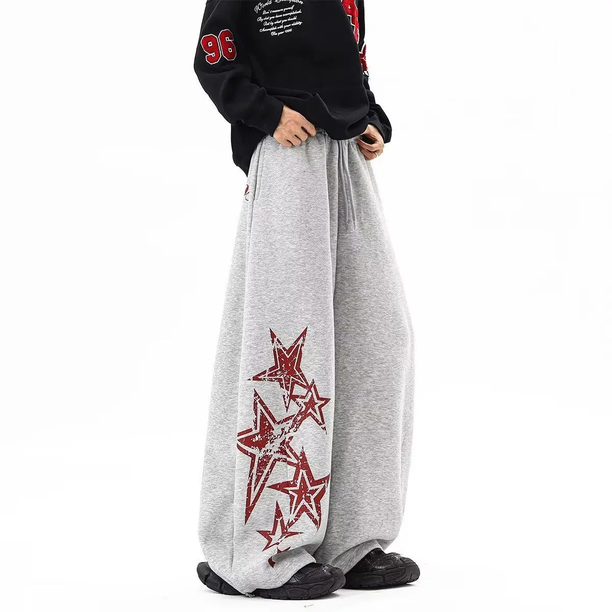 Мужские спортивные брюки в американском стиле с принтом звезд, широкие штаны на шнурке, весенне-осенние повседневные универсальные длинные брюки
Мужские спортивные брюки в американском стиле с принтом звезд, широкие штаны на шнурке, весенне-осенние повседневные универсальные длинные брюки