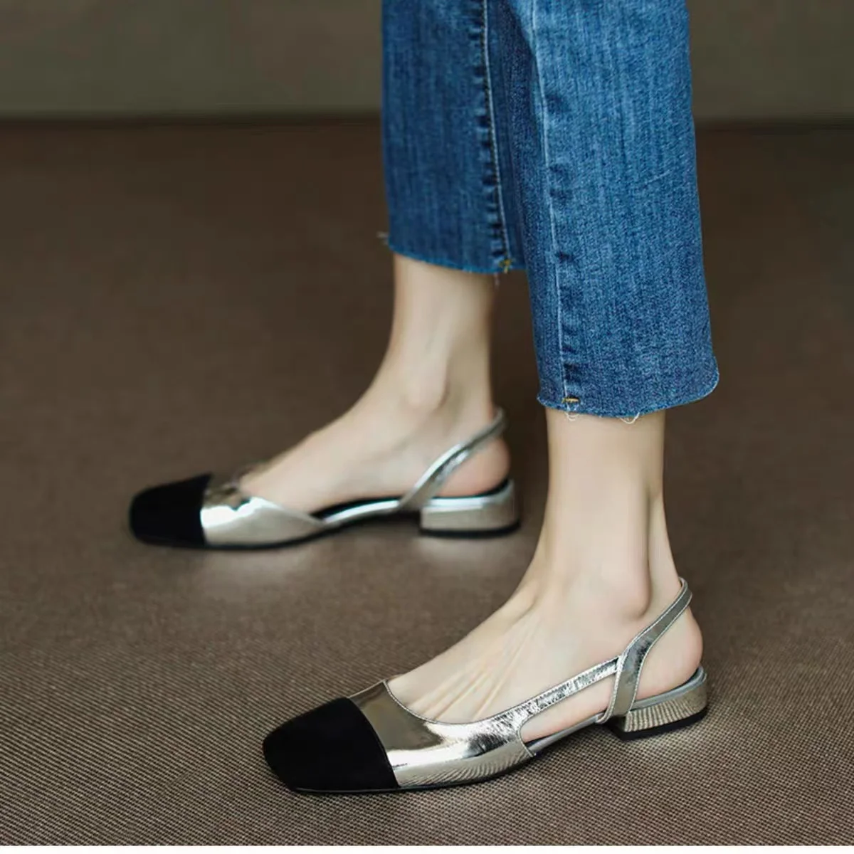 French 2024 Summer New Mixed Colors Sandals Women's Slippers Slip-on Gold Low-heeled Sgback Roman Flat Girl Casual Shoes
French 2024 Summer New Mixed Colors Sandals Women's Slippers Slip-on Gold Low-heeled Sgback Roman Flat Girl Casual Shoes