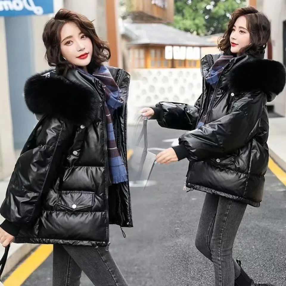 Глянцевая пуховая хлопковая куртка, женские парки, новая зимняя толстая куртка на хлопковой подкладке, теплое свободное пальто с меховым воротником и капюшоном, женская верхняя одежда
Глянцевая пуховая хлопковая куртка, женские парки, новая зимняя толстая куртка на хлопковой подкладке, теплое свободное пальто с меховым воротником и капюшоном, женская верхняя одежда