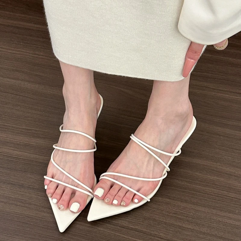 New Summer Women's Slippers Medium Heel Pointed Open Toe Thin Strap Sandals Casual Fashionable Elegant Solid Color Sandals
New Summer Women's Slippers Medium Heel Pointed Open Toe Thin Strap Sandals Casual Fashionable Elegant Solid Color Sandals