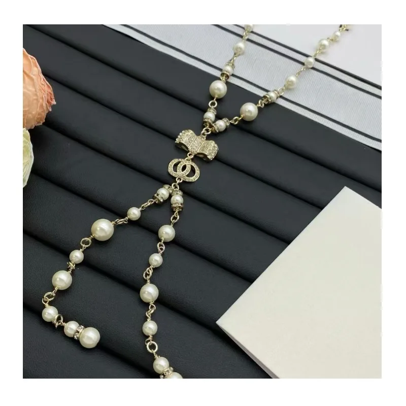 New Light Luxury High-end Sweater Chain Versatile Pearl Fashion Necklace
New Light Luxury High-end Sweater Chain Versatile Pearl Fashion Necklace