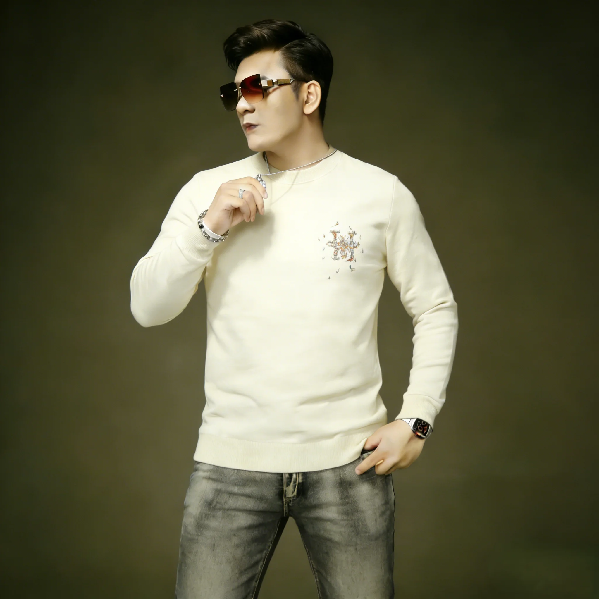 Вышитая толстовка с длинными рукавами и круглым вырезом для мужчин: дышащая, эластичная, теплая одежда с защитой от сминания
Вышитая толстовка с длинными рукавами и круглым вырезом для мужчин: дышащая, эластичная, теплая одежда с защитой от сминания