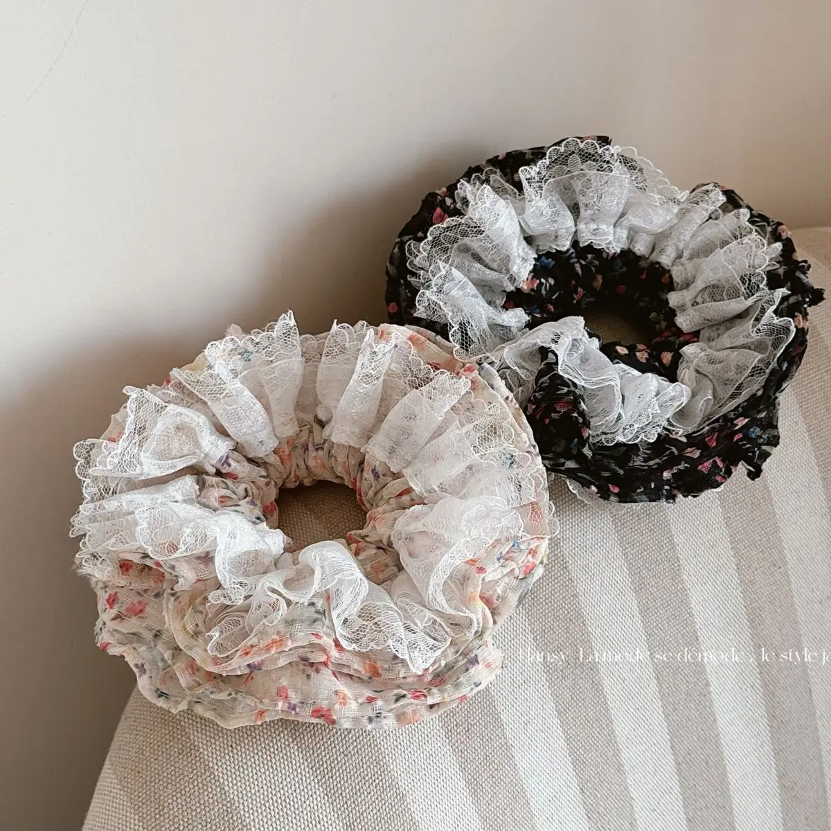 New French Fashion Plaid floralScrunchies for Hair bow ribbon French girlish ponytail tie hair accessory versatile Hair ties
New French Fashion Plaid floralScrunchies for Hair bow ribbon French girlish ponytail tie hair accessory versatile Hair ties