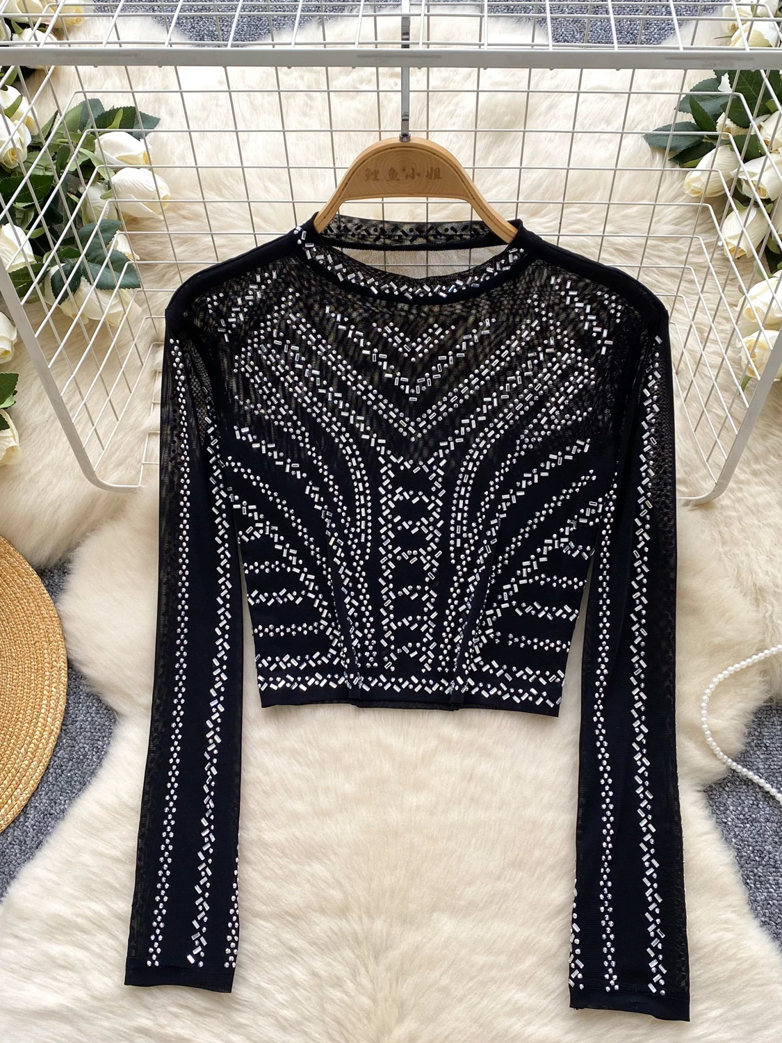 Chic Fashion Long-sleeved T-shirt Women's Summer Diamond Slim Fit Cropped Tops Y2k Party Club
Chic Fashion Long-sleeved T-shirt Women's Summer Diamond Slim Fit Cropped Tops Y2k Party Club