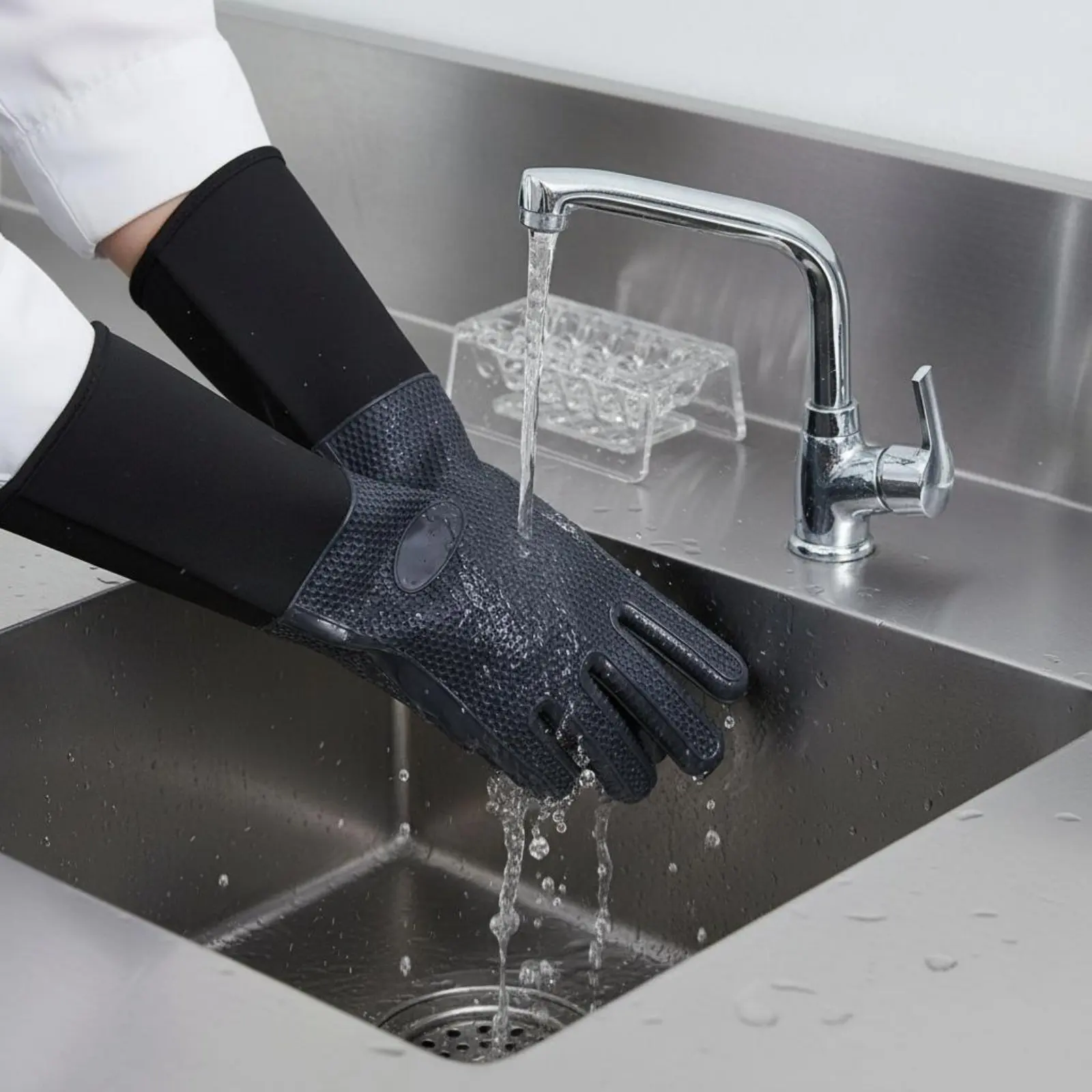 Silicone Oven Glove Easy to Clean Silicone Oven Gloves Anti-Scald Cooking Glove Flexible Fingered Design for Chefs, BBQ
Silicone Oven Glove Easy to Clean Silicone Oven Gloves Anti-Scald Cooking Glove Flexible Fingered Design for Chefs, BBQ