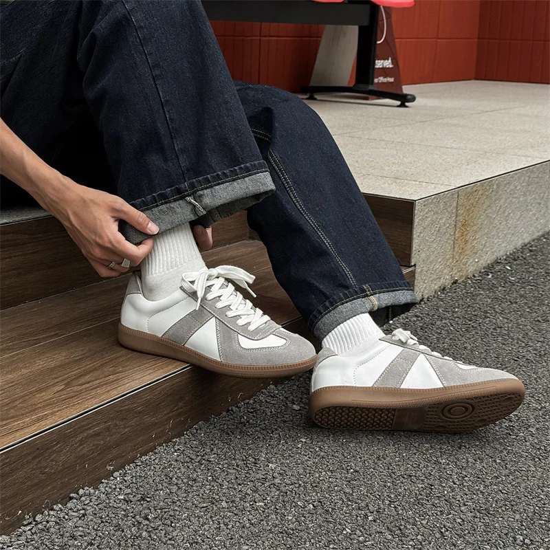 high-end retro Men's Shoes Fashion Breathable Comfortable Men's Sneakers and Casual Shoes jogging football shoes Tenis Masculino
high-end retro Men's Shoes Fashion Breathable Comfortable Men's Sneakers and Casual Shoes jogging football shoes Tenis Masculino