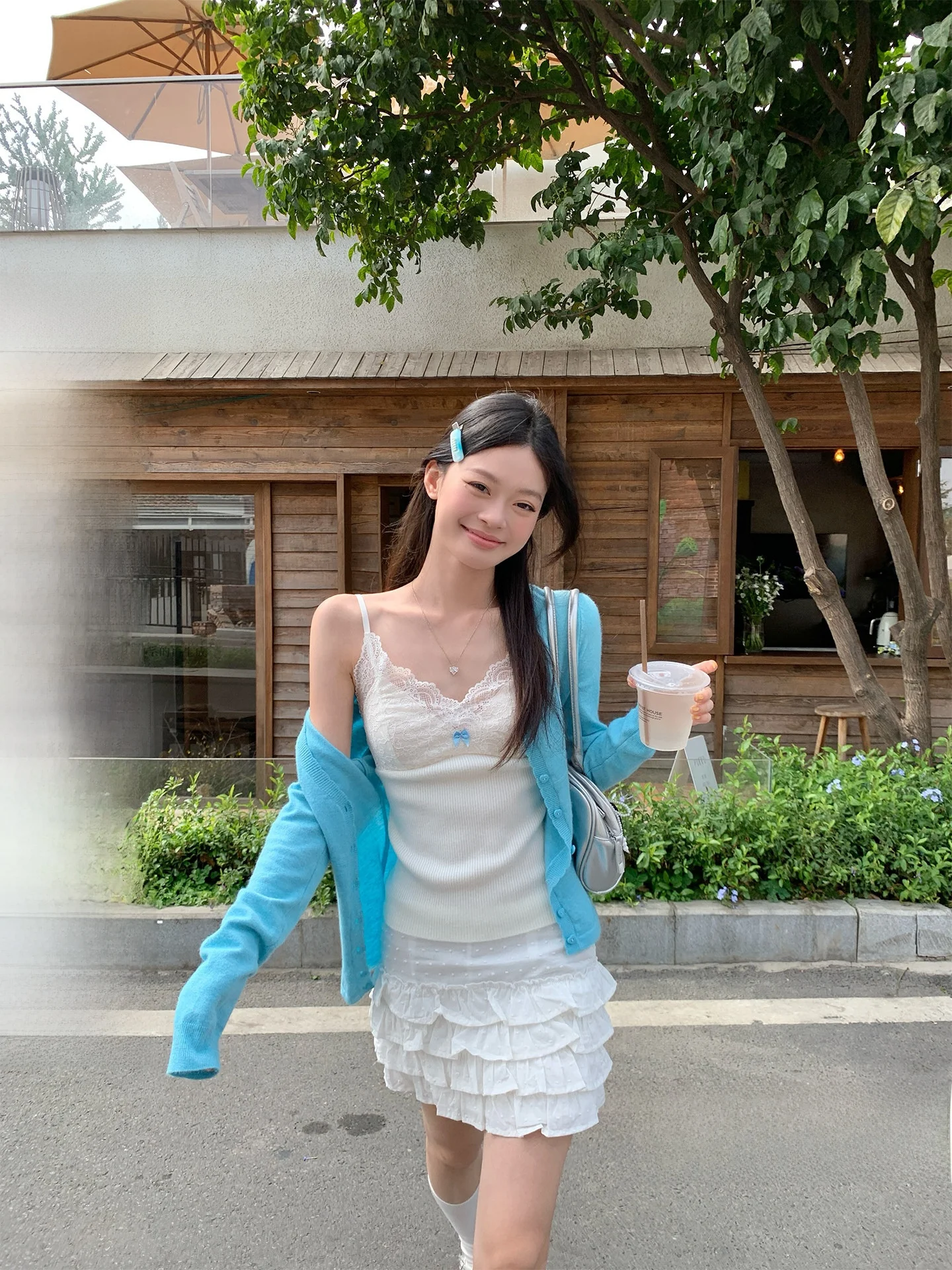 Song Zhengen High Waist Textured Lace Half Skirt Women's Spring Summer 2026 New Style Slimming Short Skirt Commute Korean Ver...
Song Zhengen High Waist Textured Lace Half Skirt Women's Spring Summer 2026 New Style Slimming Short Skirt Commute Korean Ver...
