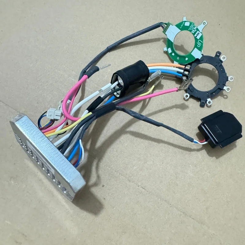 Оригинальный статор контроллера 629B61-9 620K33 для Makita DGA418 DGA518, аксессуары для электроинструментов
Оригинальный статор контроллера 629B61-9 620K33 для Makita DGA418 DGA518, аксессуары для электроинструментов