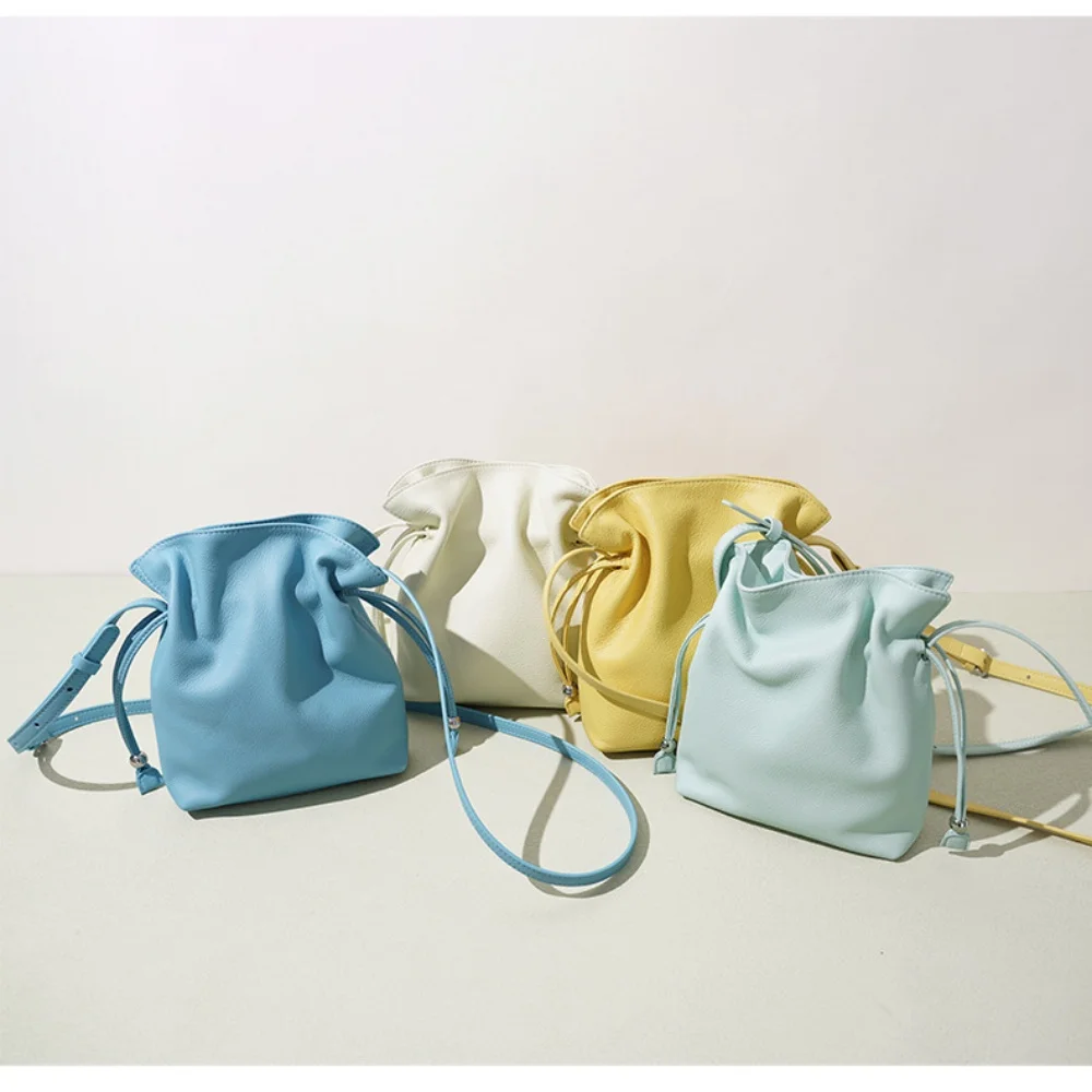 Stylish Simple Candy Color Drawstring Shoulder Cloud Bag For Women 2026 Spring Summer Commuting Versatile Mini Crossbody Bag
Stylish Simple Candy Color Drawstring Shoulder Cloud Bag For Women 2026 Spring Summer Commuting Versatile Mini Crossbody Bag