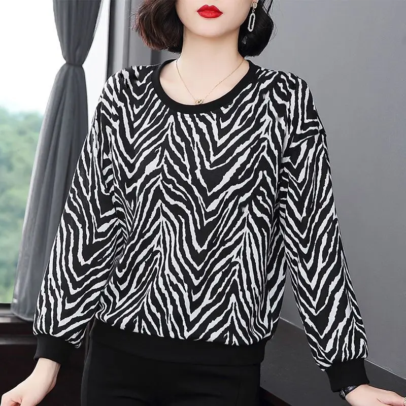 Women Clothes Street Casual O-neck Pullovers Top Spring Autumn New Long Sleeve Printing All-match Vintage T Shirts Fashion Trend
Women Clothes Street Casual O-neck Pullovers Top Spring Autumn New Long Sleeve Printing All-match Vintage T Shirts Fashion Trend