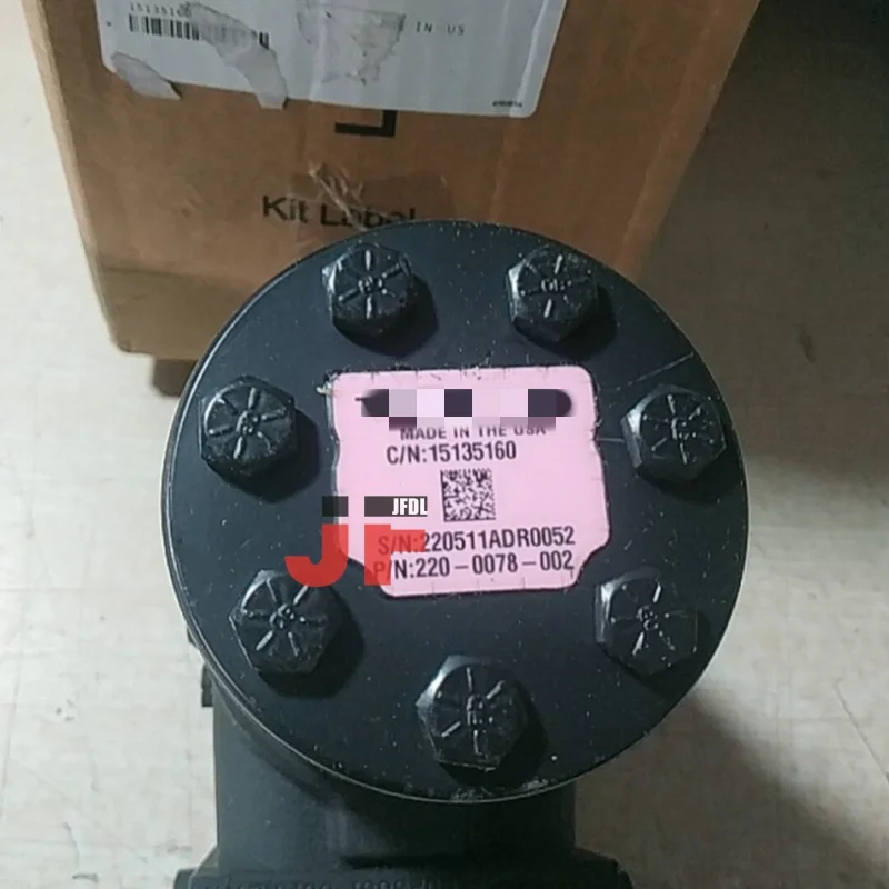 Construction machinery parts manufacturer L110F L120F L90F steering hydraulic valve 15135160 steering hydraulic valve sale
Construction machinery parts manufacturer L110F L120F L90F steering hydraulic valve 15135160 steering hydraulic valve sale