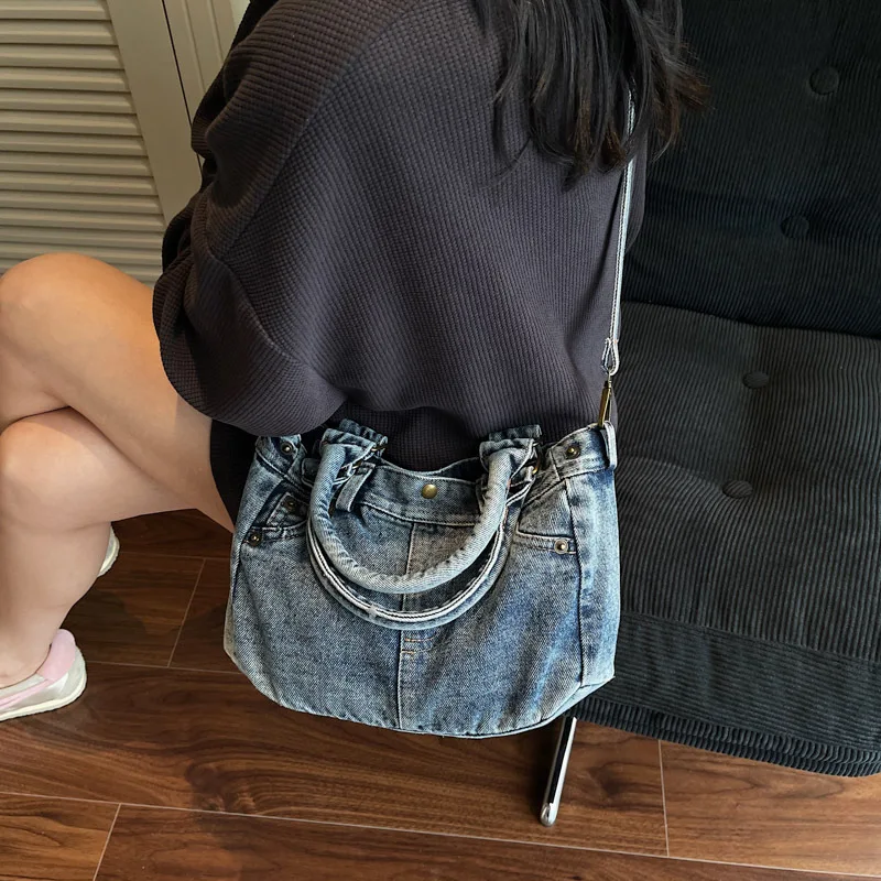 Casual Vintage Denim Handbag for Women, Washed Jean Crossbody Bag with Top Handle, Streetwear Tote
Casual Vintage Denim Handbag for Women, Washed Jean Crossbody Bag with Top Handle, Streetwear Tote