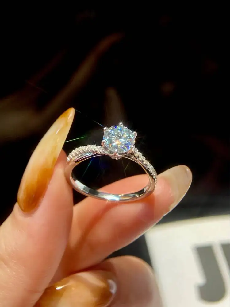 Stylever Luxury 1ct D Color Twisted Arm Classic 6 Prong Shiny Moissanite Diamond Rings for Women 925 Sterling Silver Jewelry
Stylever Luxury 1ct D Color Twisted Arm Classic 6 Prong Shiny Moissanite Diamond Rings for Women 925 Sterling Silver Jewelry