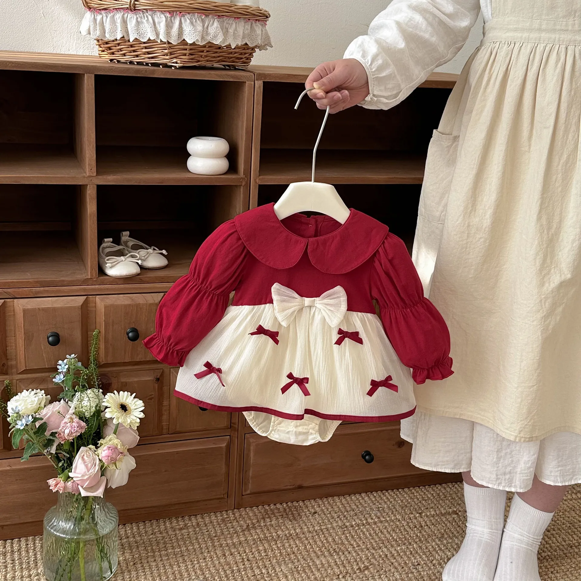 Детская одежда для девочек: комбинезон на весну и осень, с бантом, в стиле принцессы, модный и милый, верхняя одежда для детей, ромперы
Детская одежда для девочек: комбинезон на весну и осень, с бантом, в стиле принцессы, модный и милый, верхняя одежда для детей, ромперы