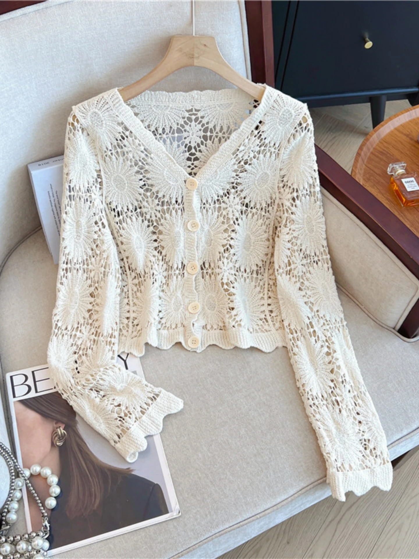 Women's Knitted Short Sleeve V-Neck Hollow out Long Sleeve Cardigan Soft Comfortable Korean Style Loose Fit Spring Autumn New...
Women's Knitted Short Sleeve V-Neck Hollow out Long Sleeve Cardigan Soft Comfortable Korean Style Loose Fit Spring Autumn New...
