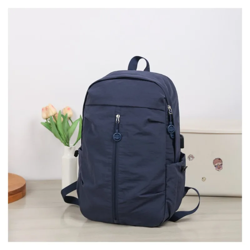 Nylon Zipper Large Capacity Backpacks Solid Color Commuting 2025 Fashion Bags for Women Popularity Casual Students Backpacks 
Nylon Zipper Large Capacity Backpacks Solid Color Commuting 2025 Fashion Bags for Women Popularity Casual Students Backpacks