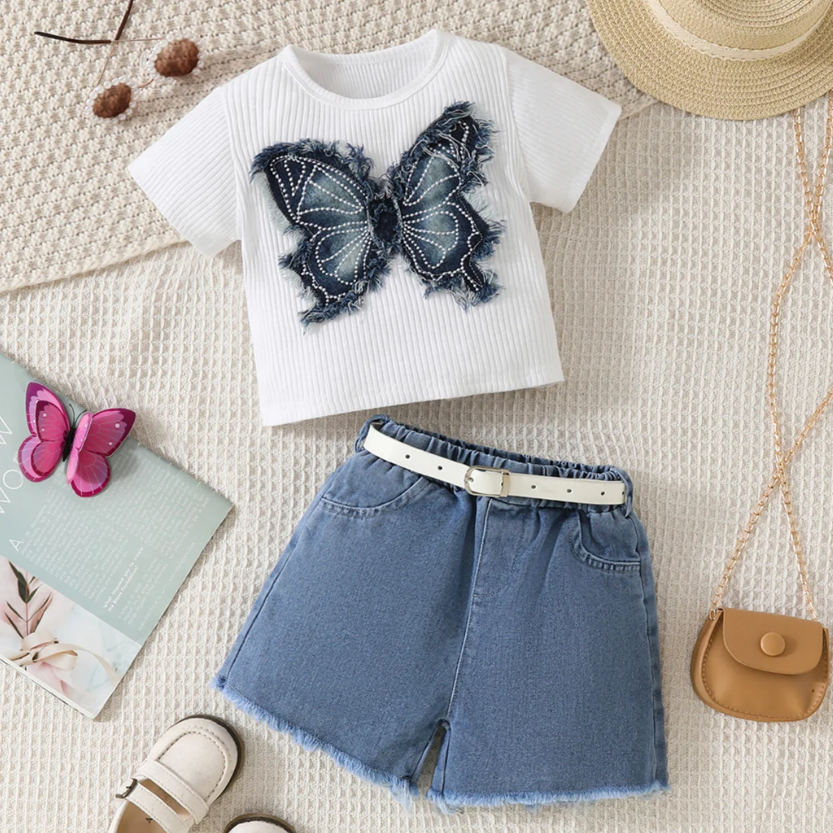 Summer Girls' New Denim Tassel Bow Short Sleeved Top Denim Shorts Belt Fashionable and Cute Casual Three Piece Set
Summer Girls' New Denim Tassel Bow Short Sleeved Top Denim Shorts Belt Fashionable and Cute Casual Three Piece Set