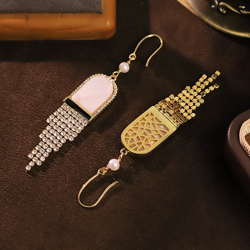 Original natural pearl shell Long tassel drop dangle Hook earrings for women charm stylish luxury Cubic Zircon ear accessories
Original natural pearl shell Long tassel drop dangle Hook earrings for women charm stylish luxury Cubic Zircon ear accessories