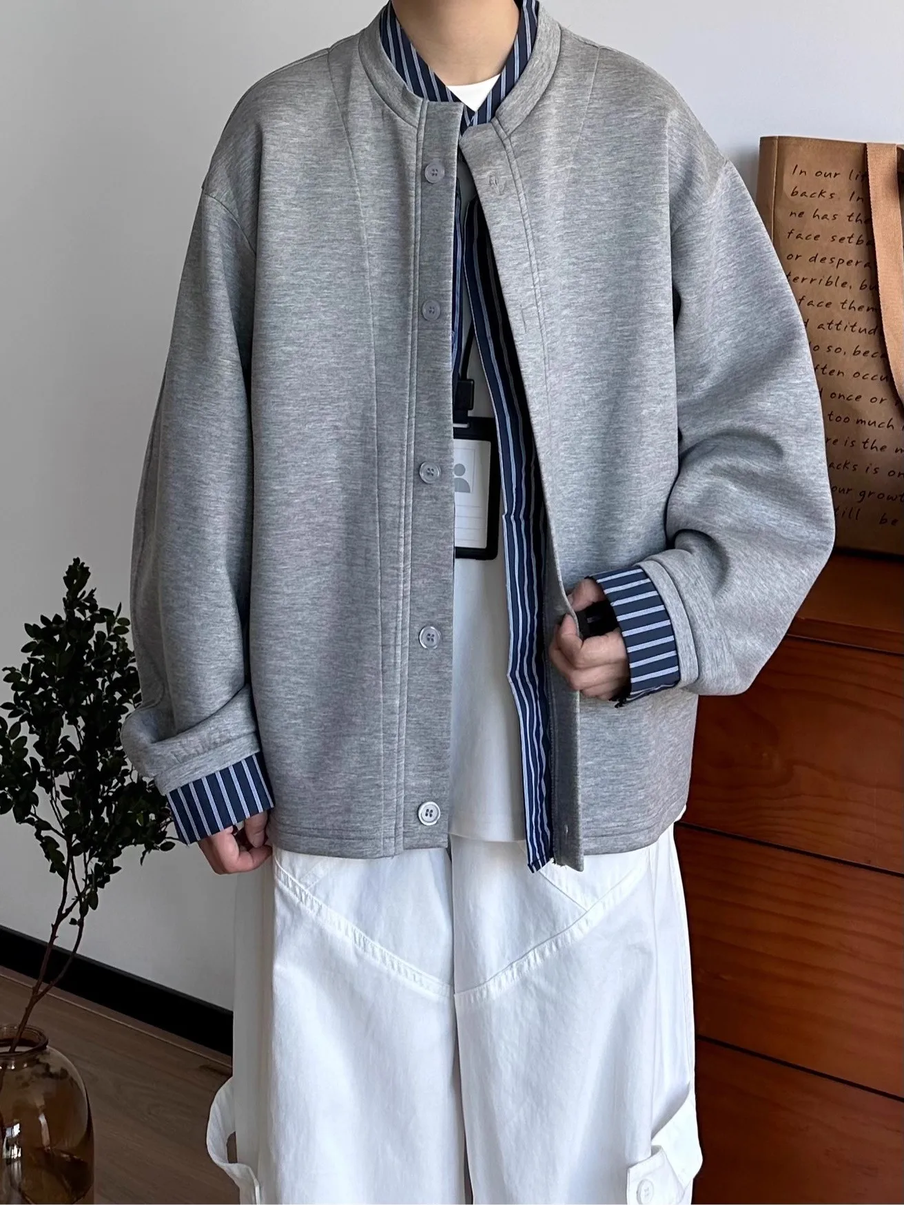 Мужская осенняя повседневная универсальная кофта свободного кроя с круглым вырезом и длинными рукавами из полиэстера в японском стиле BUTQIU, с элементами пэчворка
Мужская осенняя повседневная универсальная кофта свободного кроя с круглым вырезом и длинными рукавами из полиэстера в японском стиле BUTQIU, с элементами пэчворка