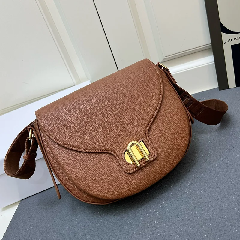 2025 New Litchi Pattern Cowhide Messenger Bag Fashionable Commuter Women's Crossbody Bag Wide Shoulder Strap Casual Handbag 
2025 New Litchi Pattern Cowhide Messenger Bag Fashionable Commuter Women's Crossbody Bag Wide Shoulder Strap Casual Handbag