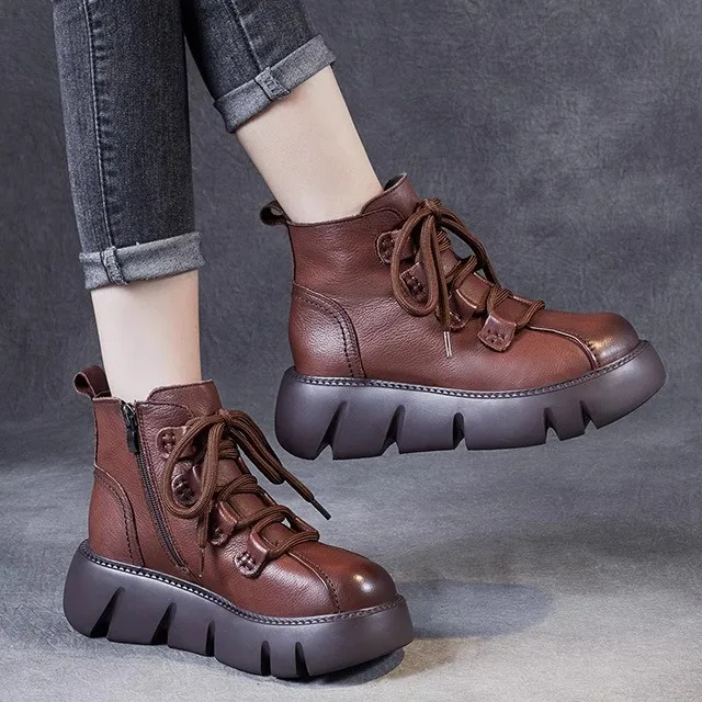 Genuine Leather Boots Women's Casual Boot Retro Cowhide Thick Bottom Short Boots High Tube Head Layer Cowhide Rubber F...
Genuine Leather Boots Women's Casual Boot Retro Cowhide Thick Bottom Short Boots High Tube Head Layer Cowhide Rubber F...