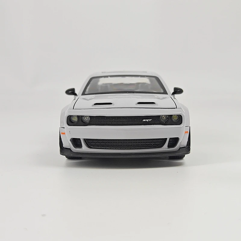 1:24 Simulation Dodge Hell Cat SRT Muscle Car Alloy Model Doors and engine hood trunk can be opened rich in details
1:24 Simulation Dodge Hell Cat SRT Muscle Car Alloy Model Doors and engine hood trunk can be opened rich in details