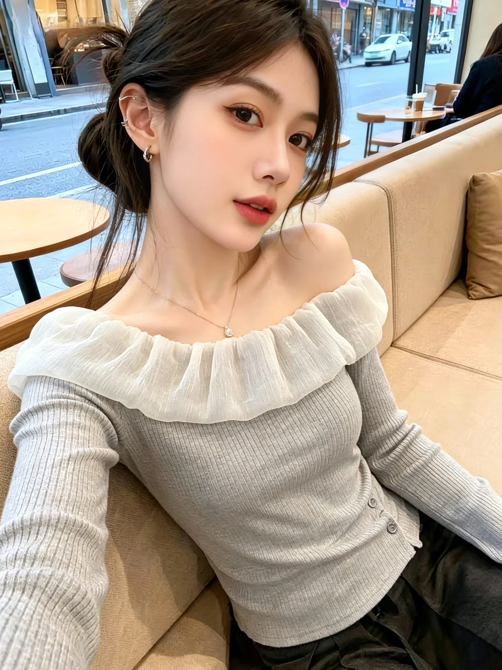 Korean Style Long Sleeve Knitted Sweater Women's Shoulder Bared Splicing Slim Fit Top Fashion Design Sensation Spring Autumn
Korean Style Long Sleeve Knitted Sweater Women's Shoulder Bared Splicing Slim Fit Top Fashion Design Sensation Spring Autumn