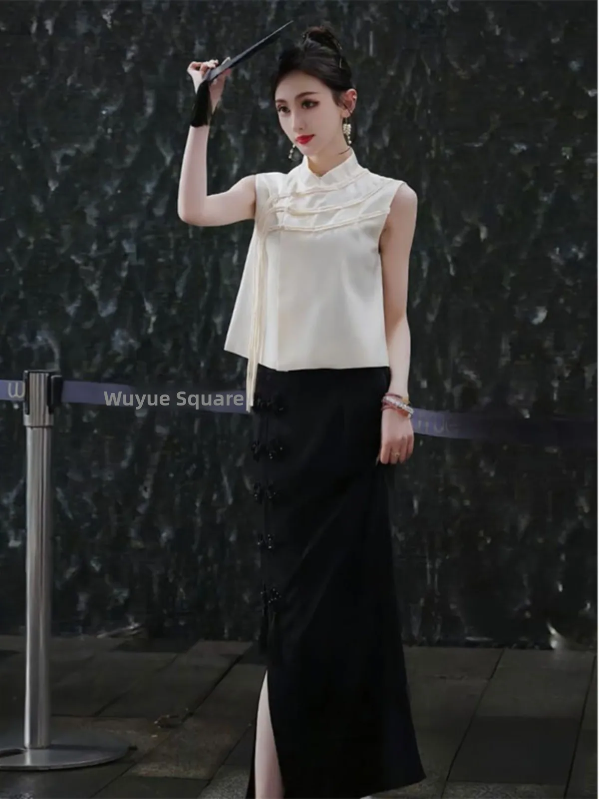 Elegant Chinese Style Button Set Summer Vintage Stand Collar Sleeveless Top Half Skirt Two Piece Set Women Fashion Casual
Elegant Chinese Style Button Set Summer Vintage Stand Collar Sleeveless Top Half Skirt Two Piece Set Women Fashion Casual