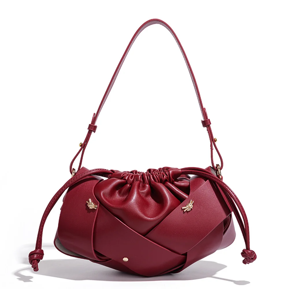 2026 new handmade woven women's bag, single shoulder crossbody bag, fashionable drawstring, casual leather commuting bag
2026 new handmade woven women's bag, single shoulder crossbody bag, fashionable drawstring, casual leather commuting bag