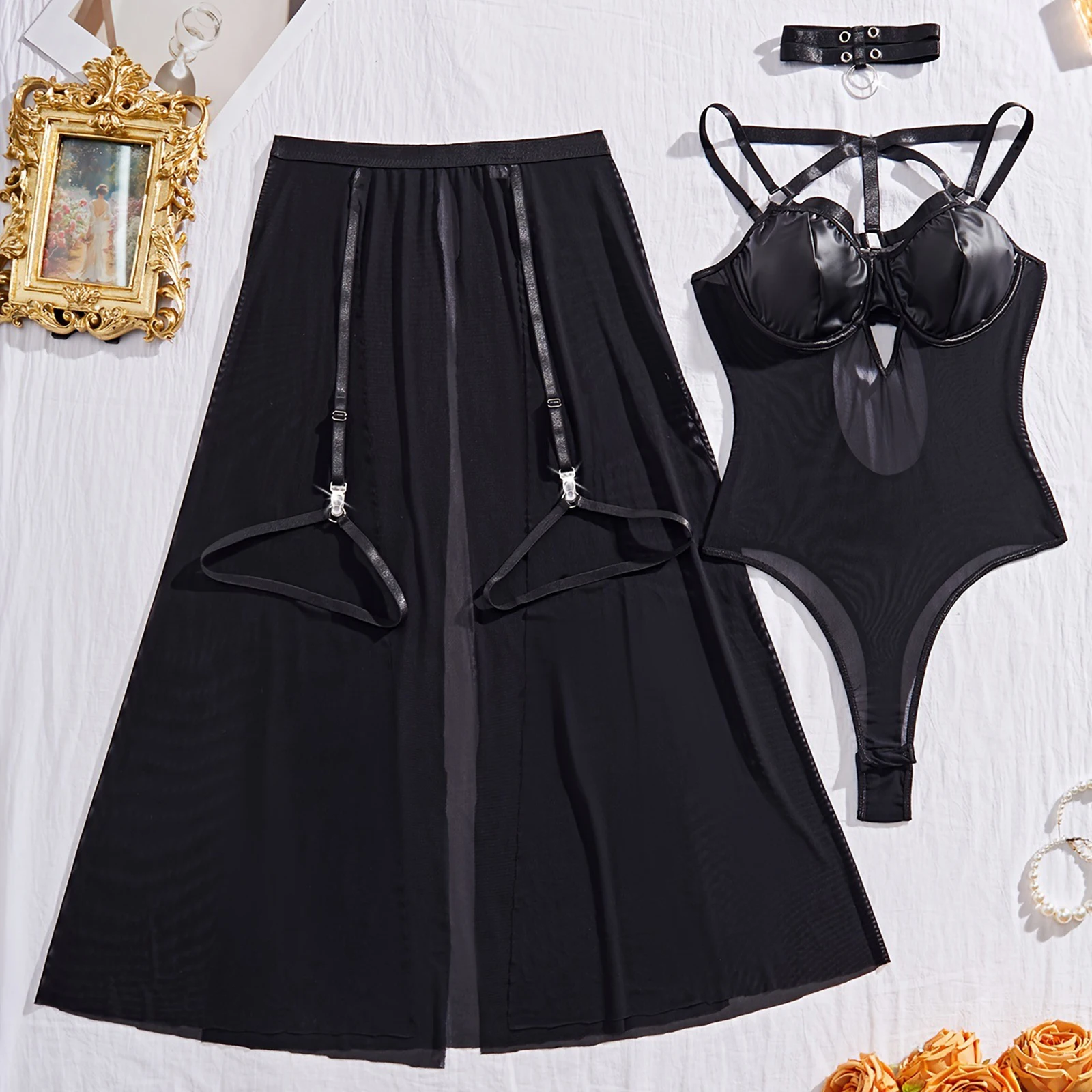HEZIOWYUN Women 3Pcs Lingerie Set Lace Patchwork Leather Spaghetti Strap Bodysuit +High Split Sheer Skirt with Leg Rings +Choker
HEZIOWYUN Women 3Pcs Lingerie Set Lace Patchwork Leather Spaghetti Strap Bodysuit +High Split Sheer Skirt with Leg Rings +Choker
