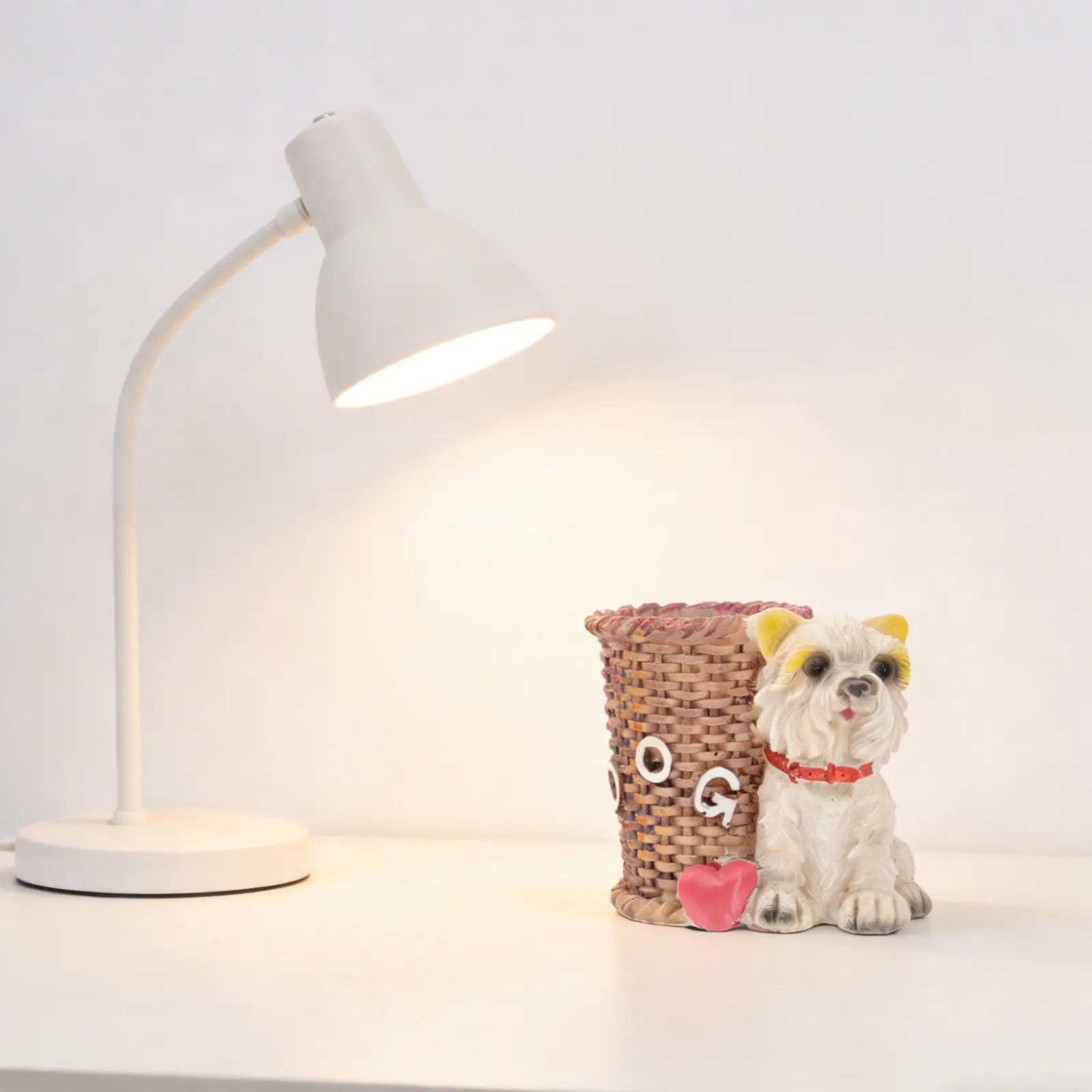 Уникальная подставка для ручек в виде собаки: изящная, функциональная, из смолы, для хранения ручек, карандашей и канцелярских принадлежностей
Уникальная подставка для ручек в виде собаки: изящная, функциональная, из смолы, для хранения ручек, карандашей и канцелярских принадлежностей