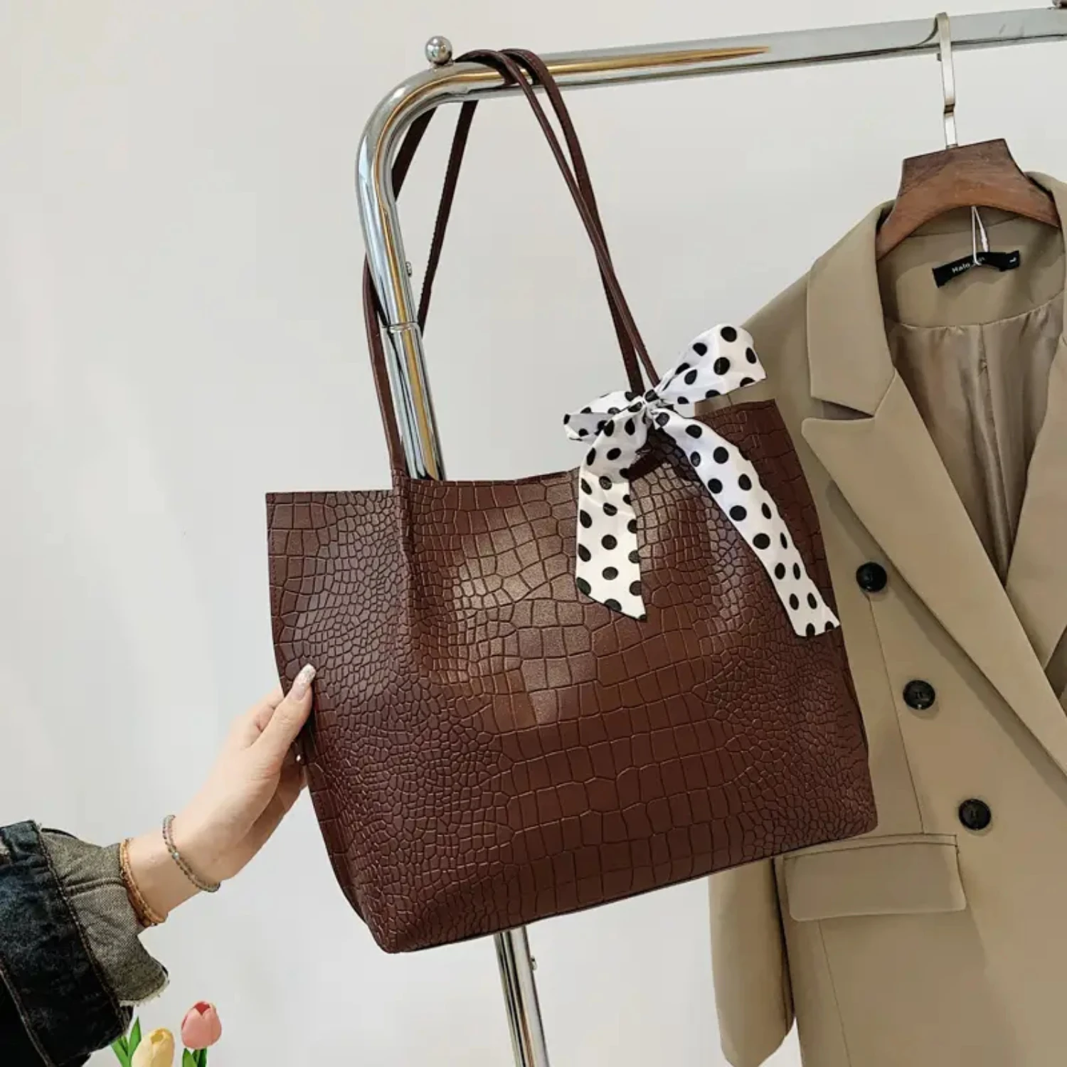 Women's Faux Crocodile Embossed Large Capacity Tote Bag, Girl's Faux Leather Shoulder Bag Handbag
Women's Faux Crocodile Embossed Large Capacity Tote Bag, Girl's Faux Leather Shoulder Bag Handbag