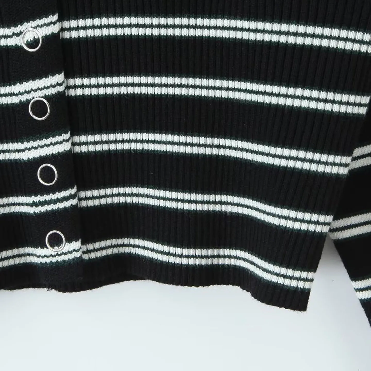 Повседневный полосатый вязаный кардиган на пуговицах, женский модный кардиган для отдыха из полиэфирного волокна, длинный круглый открытый кардиган
Повседневный полосатый вязаный кардиган на пуговицах, женский модный кардиган для отдыха из полиэфирного волокна, длинный круглый открытый кардиган