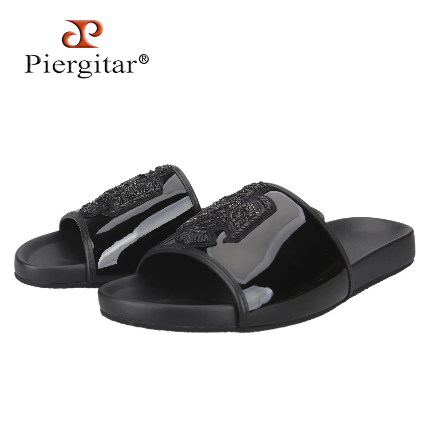 Piergitar Summer Classic Model Black Patent Leather Slides With Customized Handmade Embroidered Badges Men's Fashion Slippers
Piergitar Summer Classic Model Black Patent Leather Slides With Customized Handmade Embroidered Badges Men's Fashion Slippers