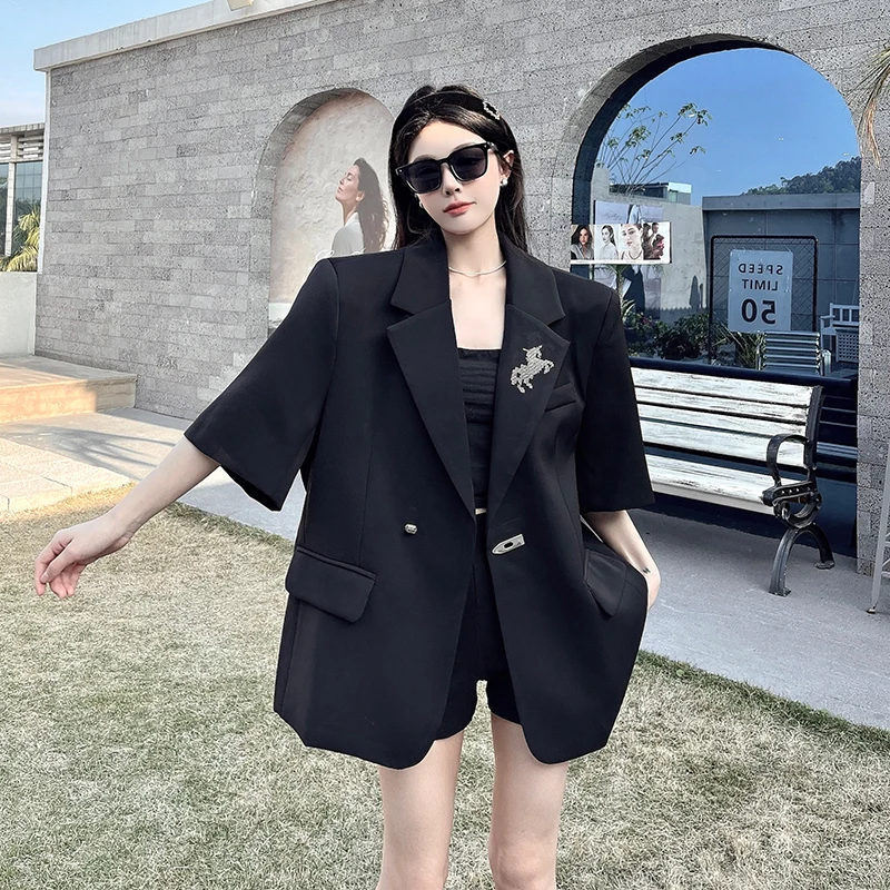 Black Rhinestone Suit Jacket For Women 2026 Summer New Item Niche Design Loose Half Sleeved Shoulder Padded Suit
Black Rhinestone Suit Jacket For Women 2026 Summer New Item Niche Design Loose Half Sleeved Shoulder Padded Suit