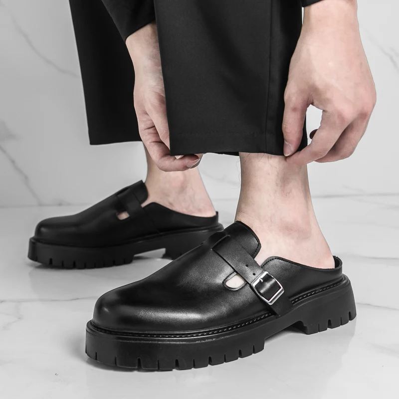 Men's Luxury Slippers Designer Black Matte Thick Soled Sandals Outdoor Wear Casual Shoes Fashionable British Mens Open Shoes
Men's Luxury Slippers Designer Black Matte Thick Soled Sandals Outdoor Wear Casual Shoes Fashionable British Mens Open Shoes