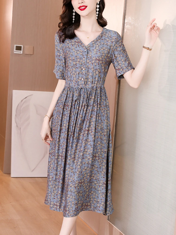 High Quality 2023 Floral Natural Silk Midi Dress Women Elegant Loose Beach Dresses Summer Fashion Light V-neck Ruffled Dresses
High Quality 2023 Floral Natural Silk Midi Dress Women Elegant Loose Beach Dresses Summer Fashion Light V-neck Ruffled Dresses