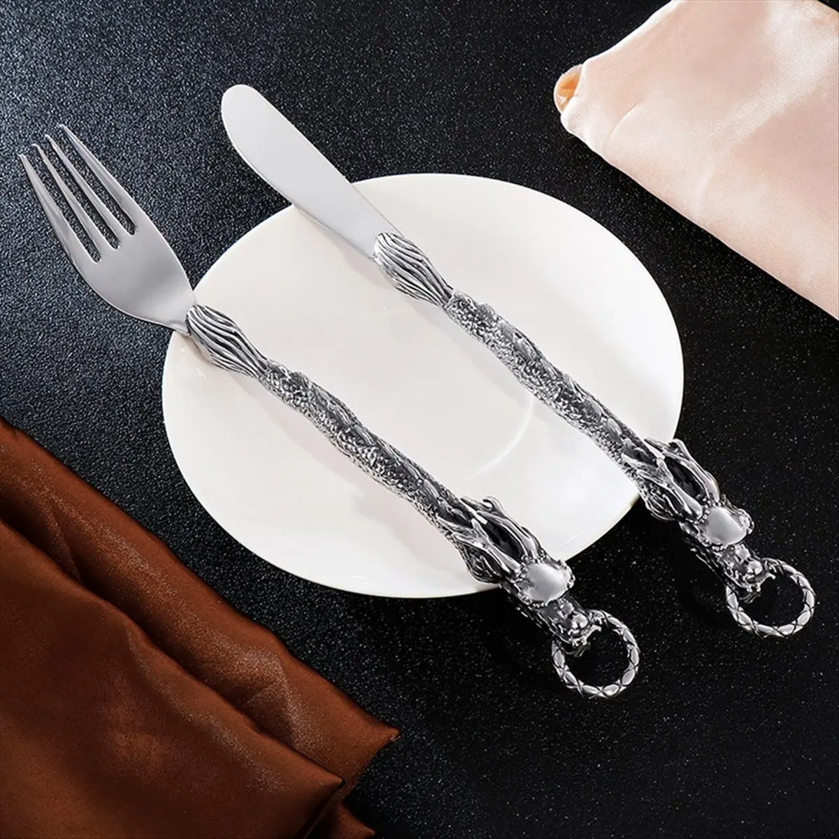 A56K Cutlery Chinese Zodiac Dragon Western-Style Knife Trend Punk Wind Stainless Steel Portable Tableware
A56K Cutlery Chinese Zodiac Dragon Western-Style Knife Trend Punk Wind Stainless Steel Portable Tableware